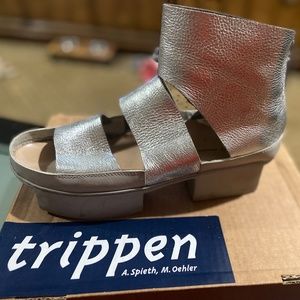 Trippin sandal
